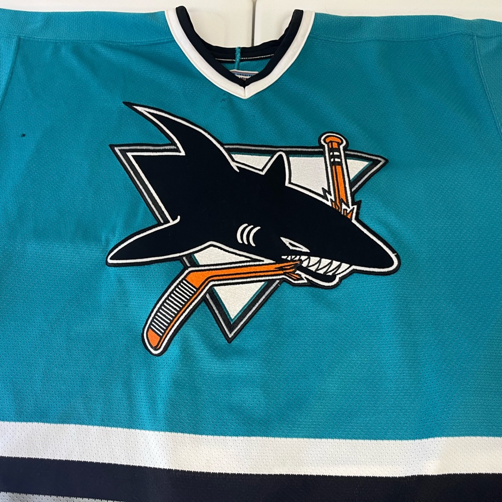 Signed San Jose Sharks Jersey (size 52)  - Hockey Legends!!! Orr, Taylor, Gregg